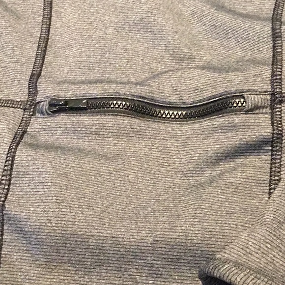 Puma 1/4 zip  small - Picture 5 of 5